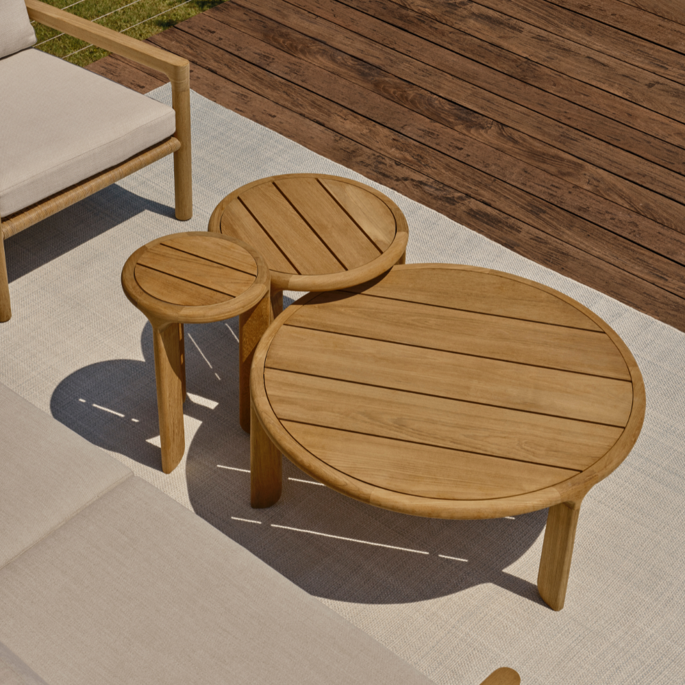数々の賞を受賞 Radia Occasional Table | Sutherland Furniture サイドテーブル・ナイトテーブル・ローテーブル